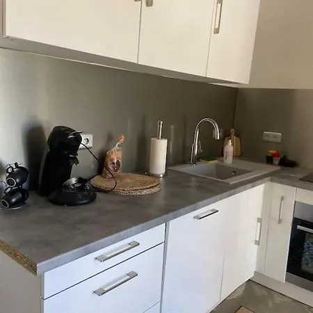 Lägenhet Charmant Logement